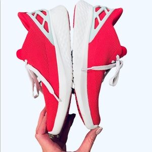 Kizik Women’s Athens in Watermelon (pink), size 9.5. Excellent condition